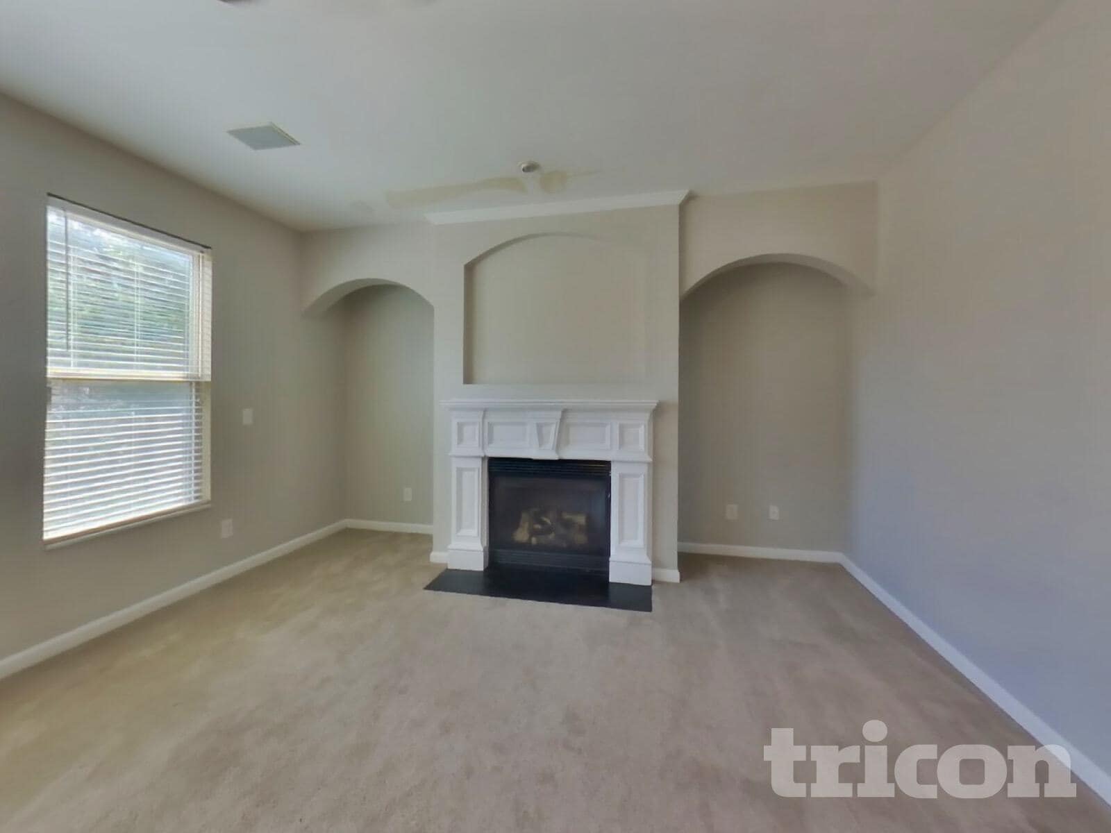 Building Photo - 4370 Rainer Dr