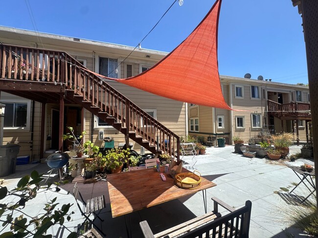 Building Photo - 3818 Opal St