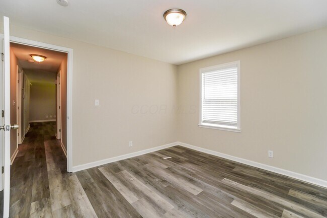 Building Photo - 357 Amesbury Dr