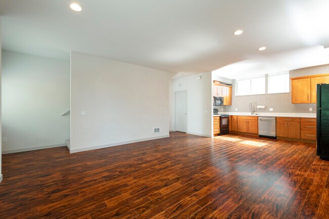 Building Photo - 1151 N 88th St