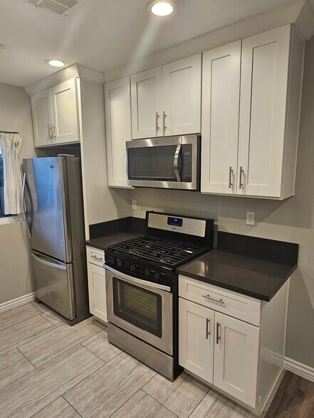 Building Photo - 7544 Denny Ave