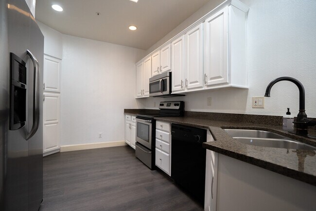 Building Photo - 23750 N 75th Pl