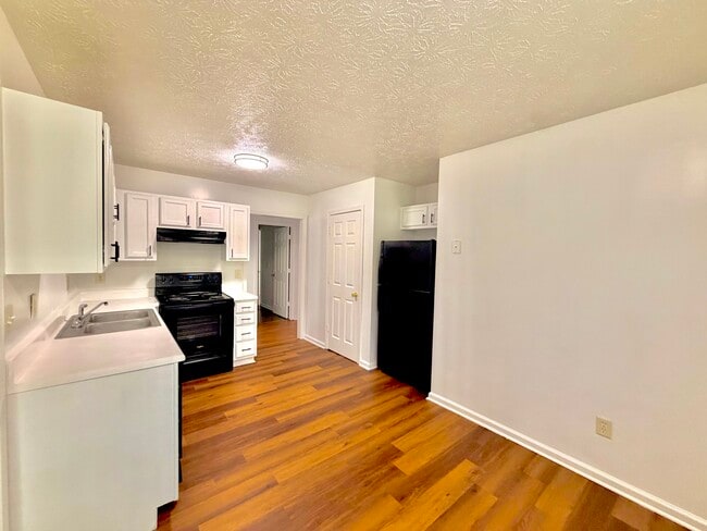 Building Photo - 8837 Freedom Way