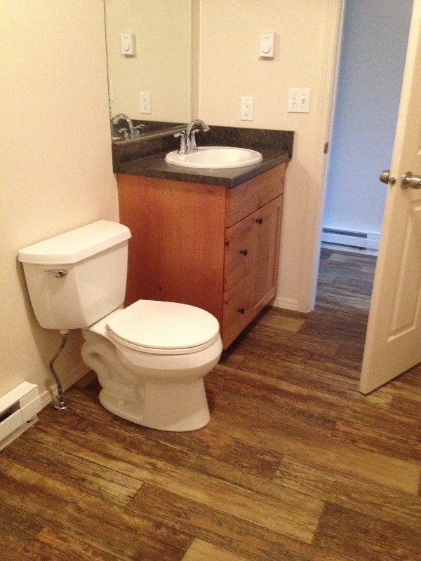 Building Photo - 1105 1st St W