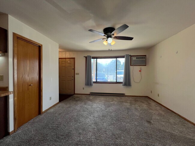 Building Photo - Cozy 1-Bed, 1-Bath Main Level Apartment Wa...