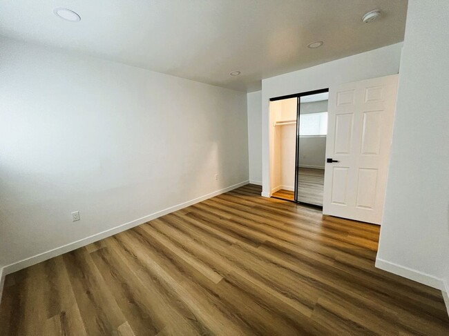 Building Photo - 13811 La Pat Pl