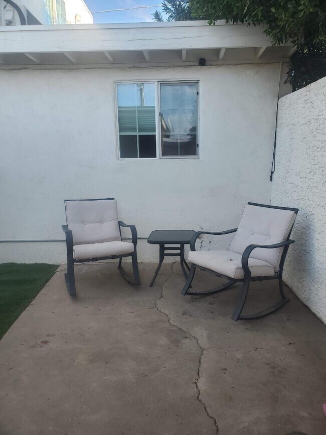 Building Photo - 1520 W Encanto Blvd