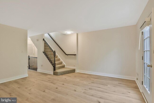 Building Photo - 8872 Stable Forest Pl
