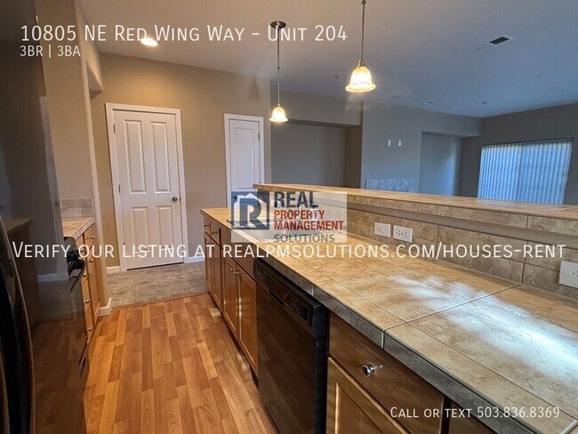 Building Photo - 10805 NE Red Wing Way