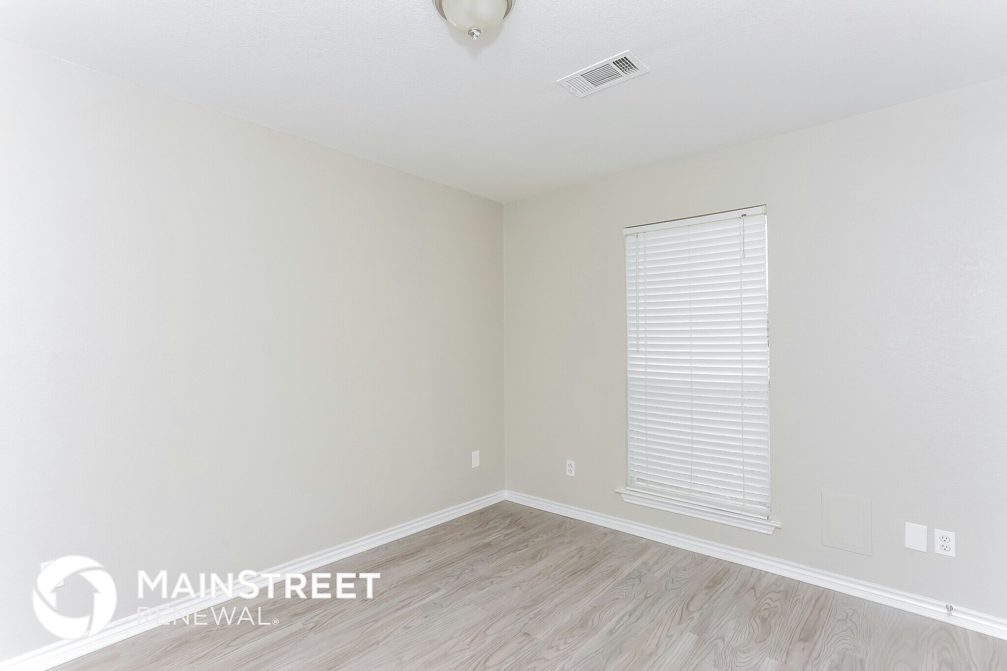 Building Photo - 1818 Knob Hill Dr