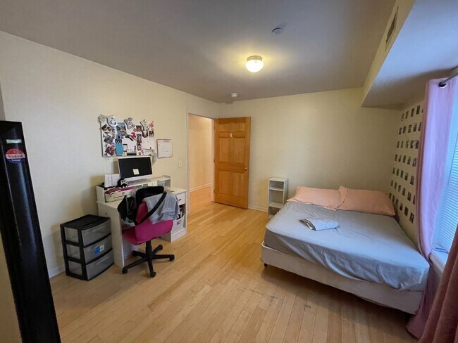 Building Photo - 1526 N 17th St