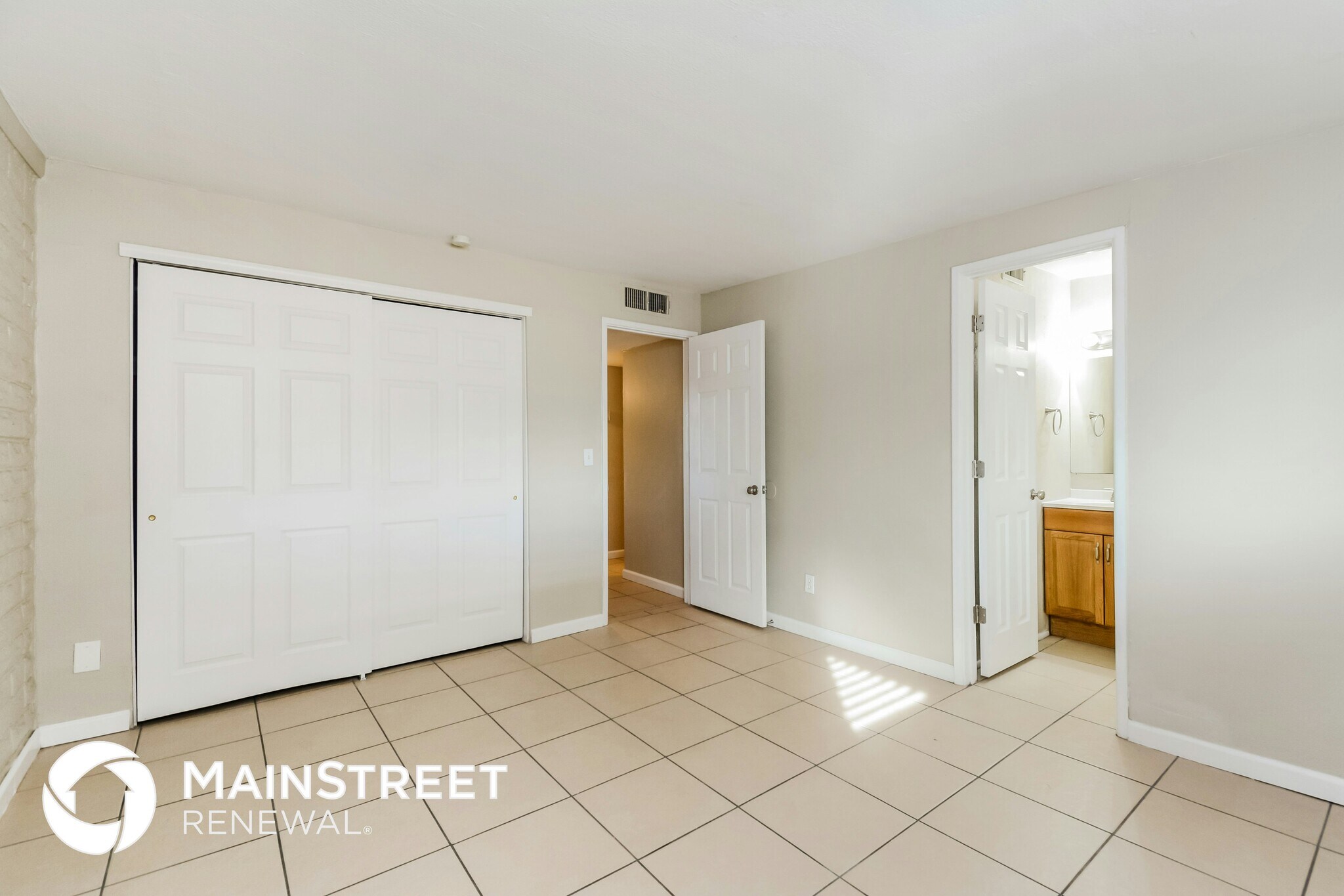 Building Photo - 333 Inez Dr