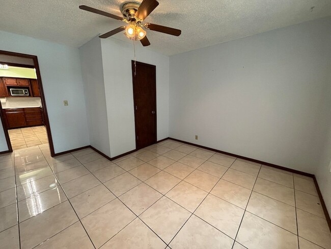 Building Photo - 1417 Matthew Dr