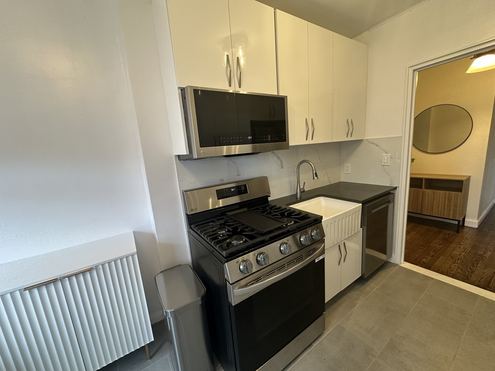 Building Photo - 9876 Queens Blvd