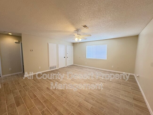 Building Photo - 68085 Cll Bolsa