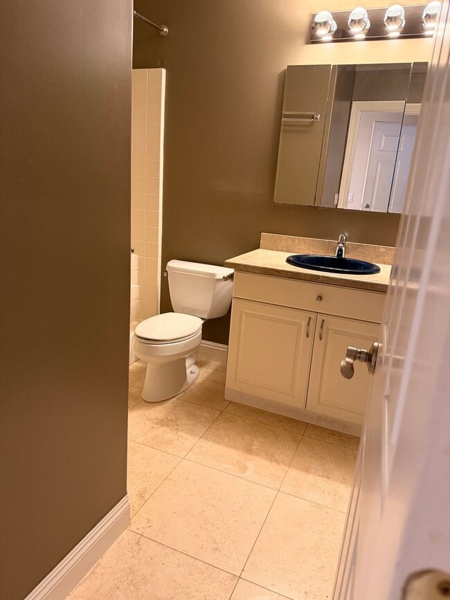 Building Photo - 941 Faned Way