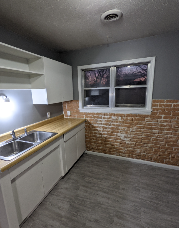 Building Photo - 860 Navaho Ave