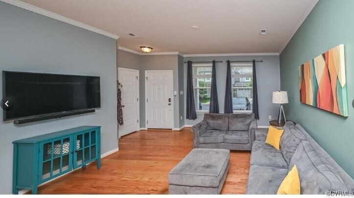 Building Photo - 8013 Rutland Village Dr