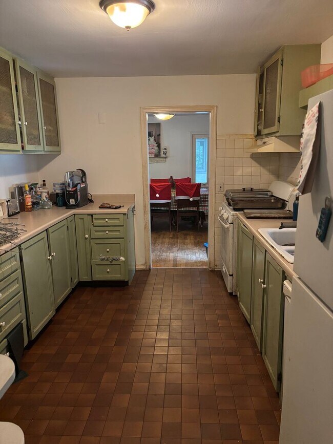 Building Photo - 2200 Loop Rd