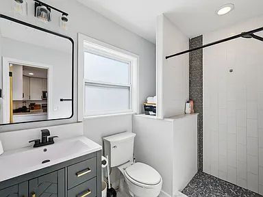 Building Photo - Fully Furnished South Tampa Retreat | Flexible Lease Terms