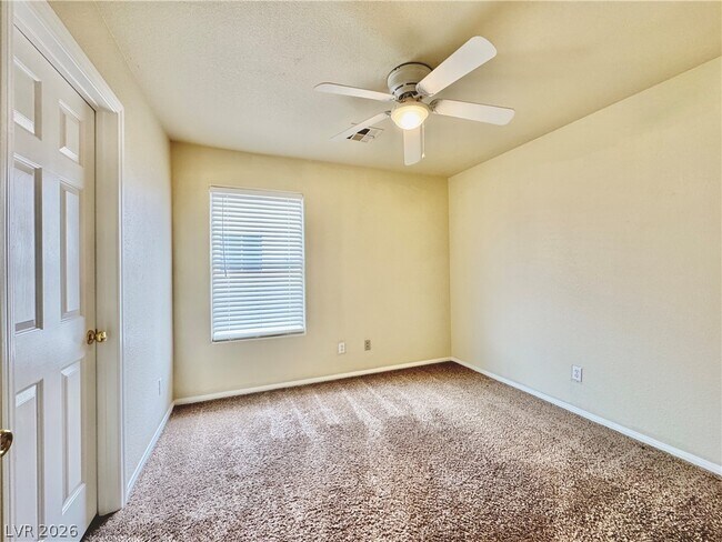 Building Photo - 8632 Shady Pines Dr