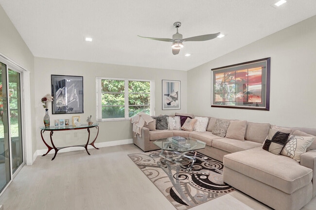 Building Photo - 6444 Mill Pointe Cir