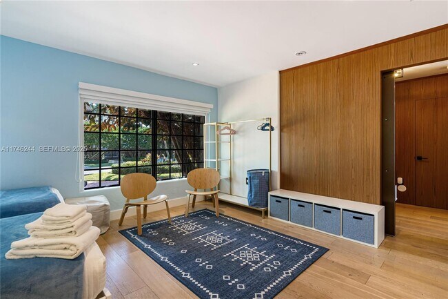 Building Photo - 524 Oleander Dr