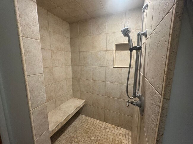 Building Photo - 811 Cook Building