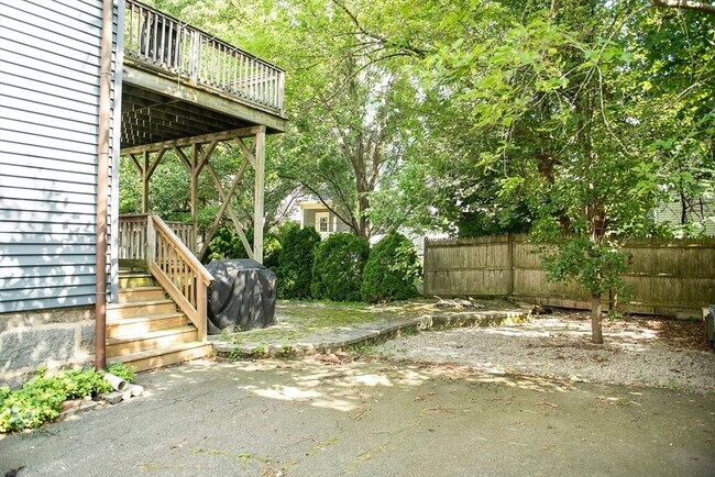Building Photo - 36 Bradford St