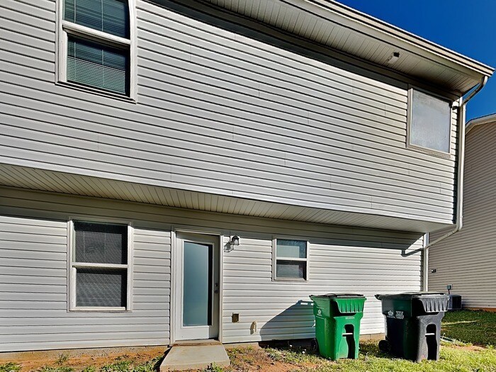 Building Photo - 545 Stillgreen Ln