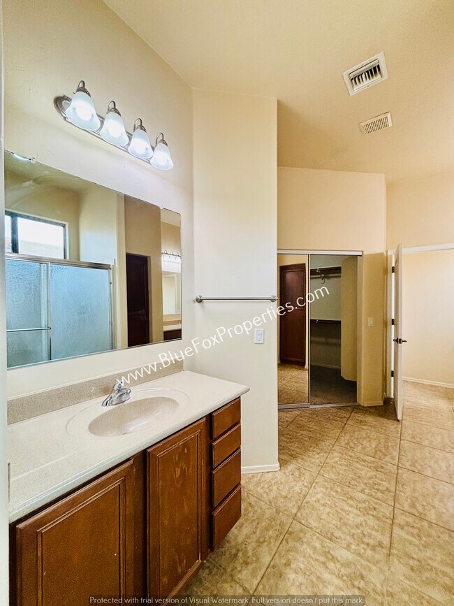 Building Photo - 7910 W Little Eagle Ct