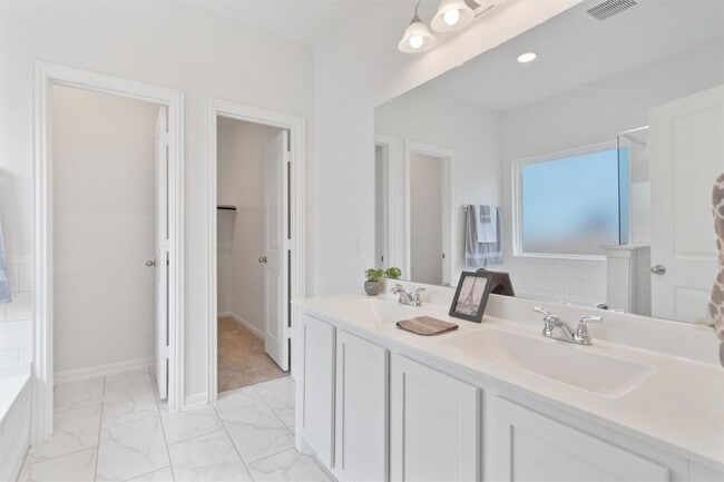 Building Photo - 249 Crystal Brook Dr