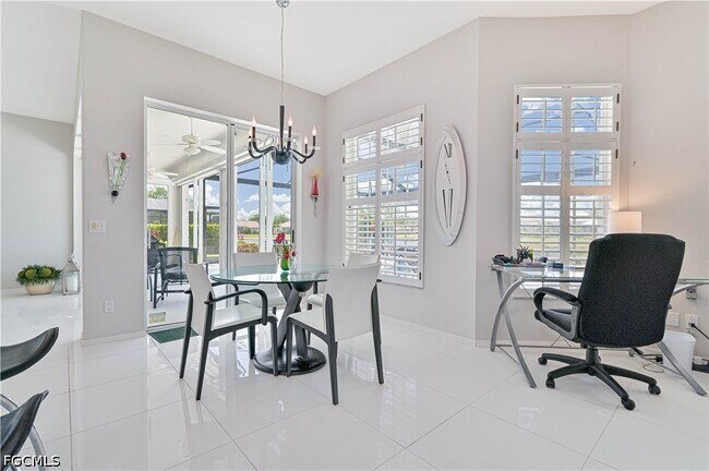 Building Photo - 3681 Lakemont Dr