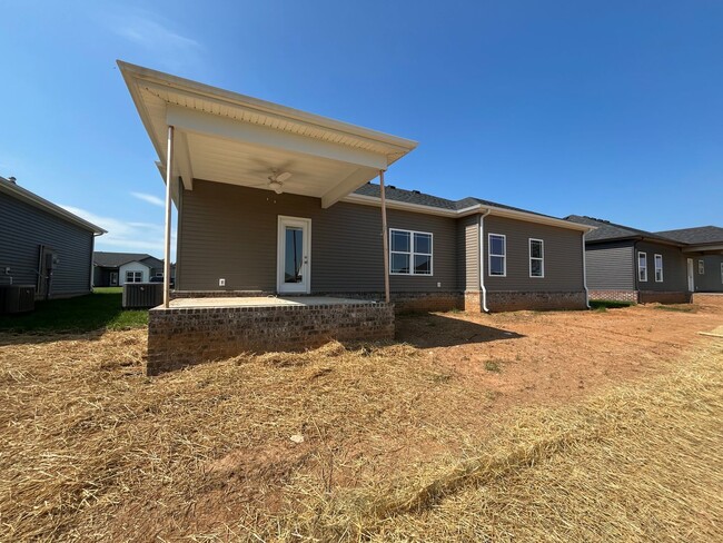 Building Photo - New Construction three bedroom in Plum Spr...