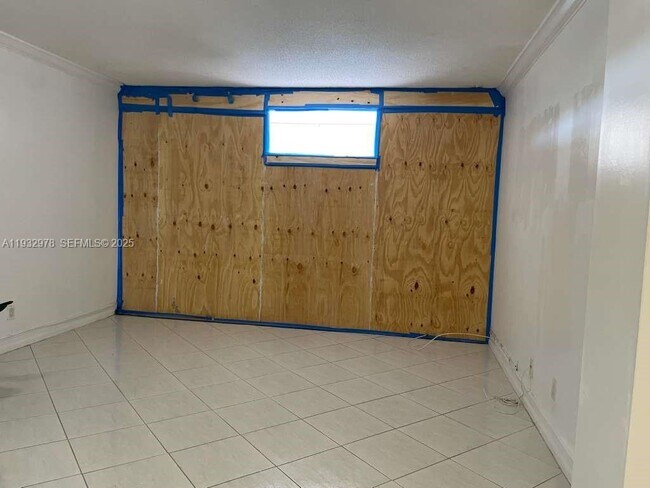 Building Photo - 1455 N Treasure Dr