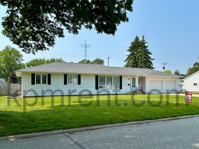 Primary Photo - 720 Poplar St