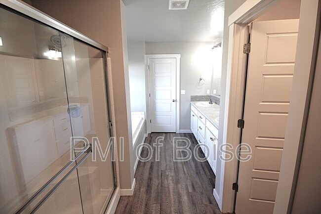Building Photo - 3858 W Peak Cloud Ct