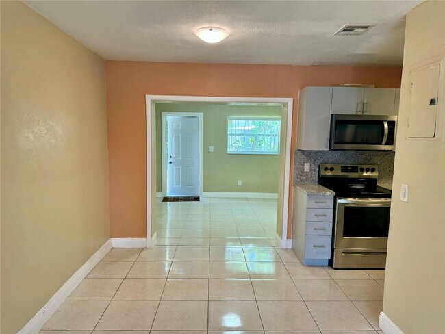 Building Photo - 6471 SW 27th Street