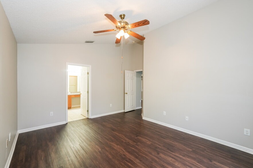 Building Photo - 6757 Waterton Dr