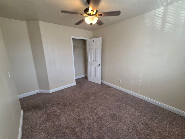 Building Photo - All new paint - super clean and move in ready.