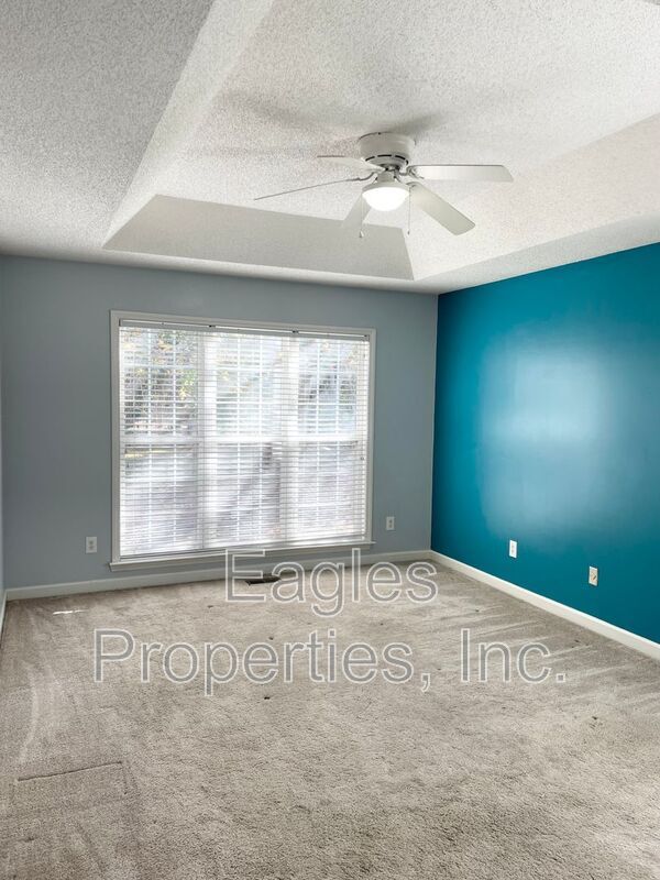 Building Photo - 202 Adler Ln