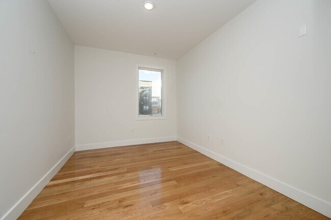 Building Photo - 1707 Palisade Ave