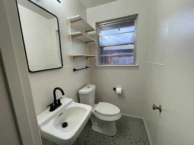 Building Photo - Anderson Island Remodeled Beauty! Hurry Wont Last Long!