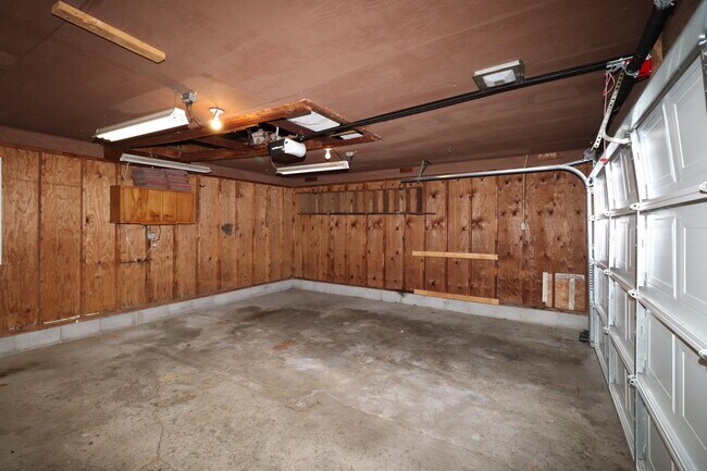 Building Photo - 501 Westerfield Way