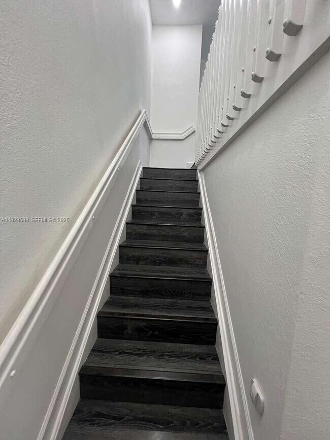 Building Photo - 3399 W 90th Terrace