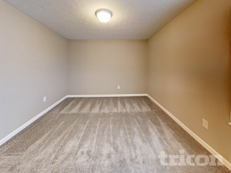 Building Photo - 10406 Deercrest Ln