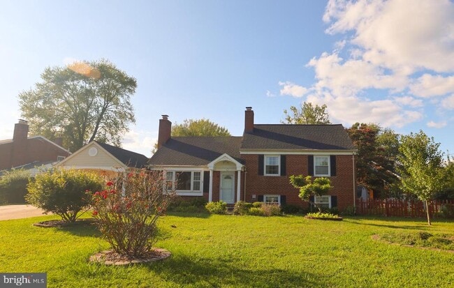 Building Photo - 7612 Newcastle Dr