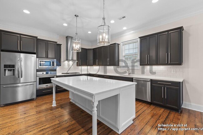 Building Photo - 1025 N Sharon Amity Rd