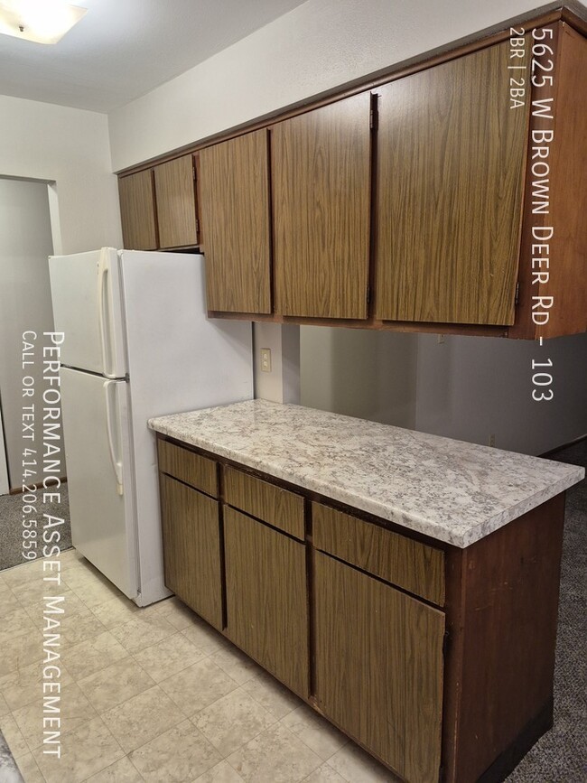 Building Photo - Charming 2BD/1.5BA Brown Deer Condo