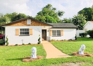 Building Photo - Rejuvenated Southwest Ocala Home - REDUCED